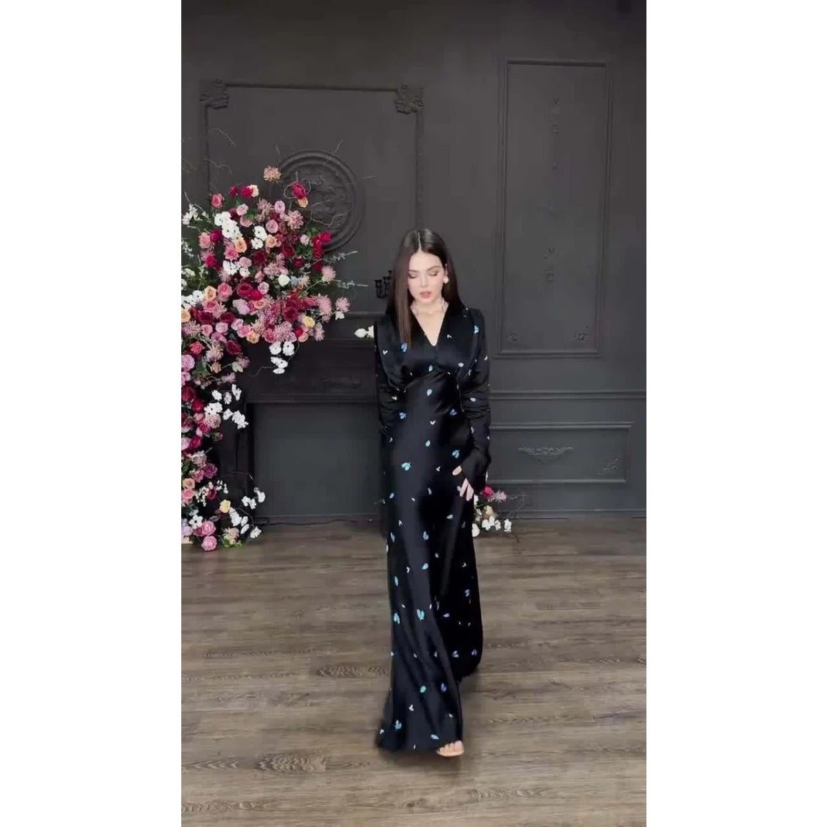 Elegant Floral Print V - Neck Bell Sleeve Long Dress Abaya. (MA211) - Mariam's Collection