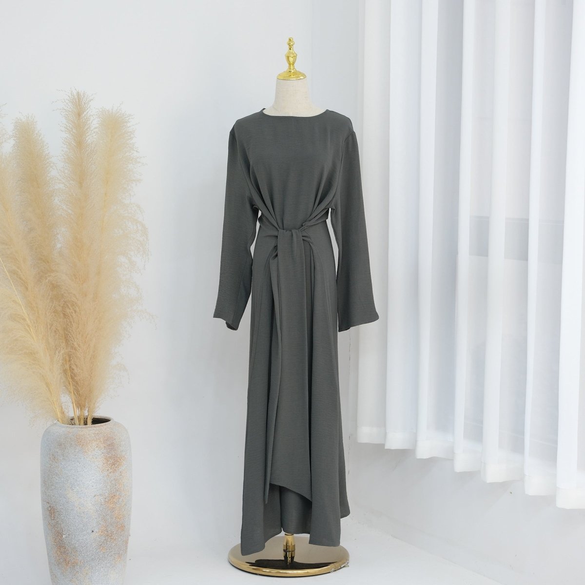 Elegant Lace - up Slim Fit Crepe Abaya (MA136) - Mariam's Collection