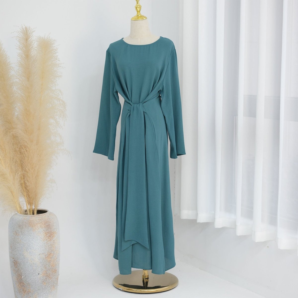 Elegant Lace - up Slim Fit Crepe Abaya (MA136) - Mariam's Collection