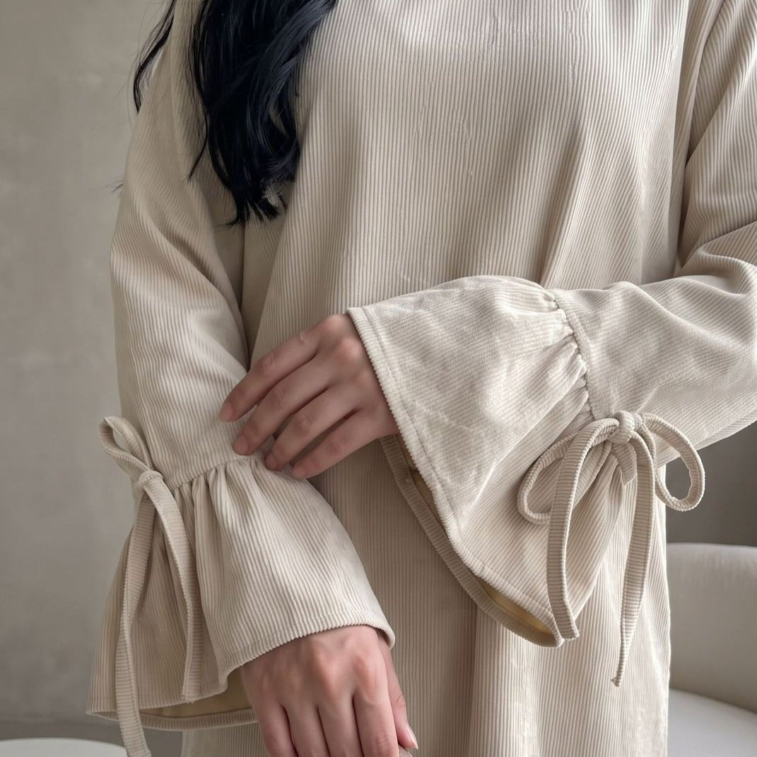 Sleeve and cuff detail of feminine maxi abaya dress