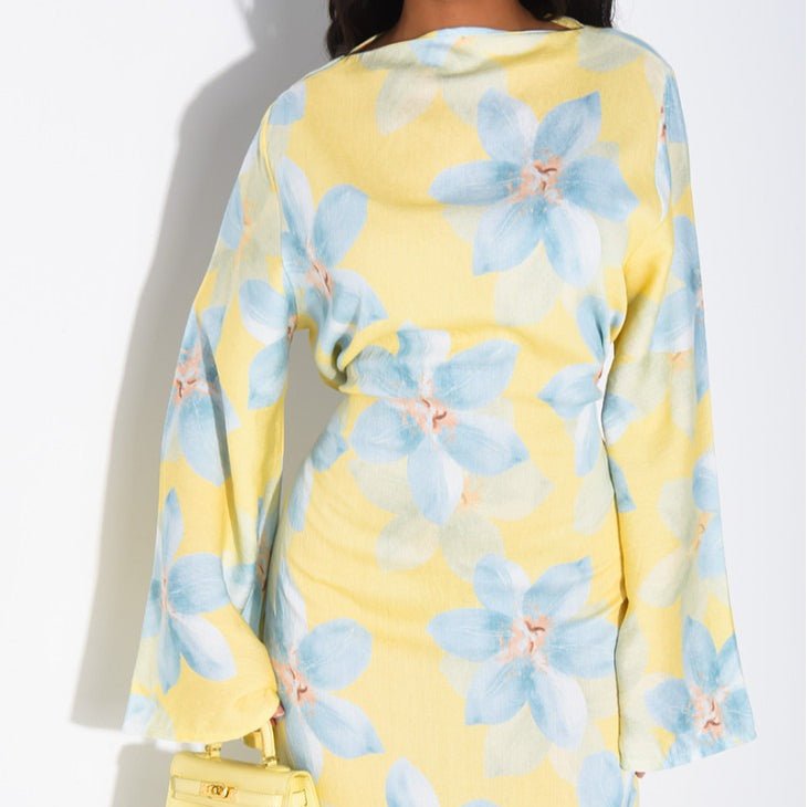 Blue colourway of floral crinkle maxi abaya