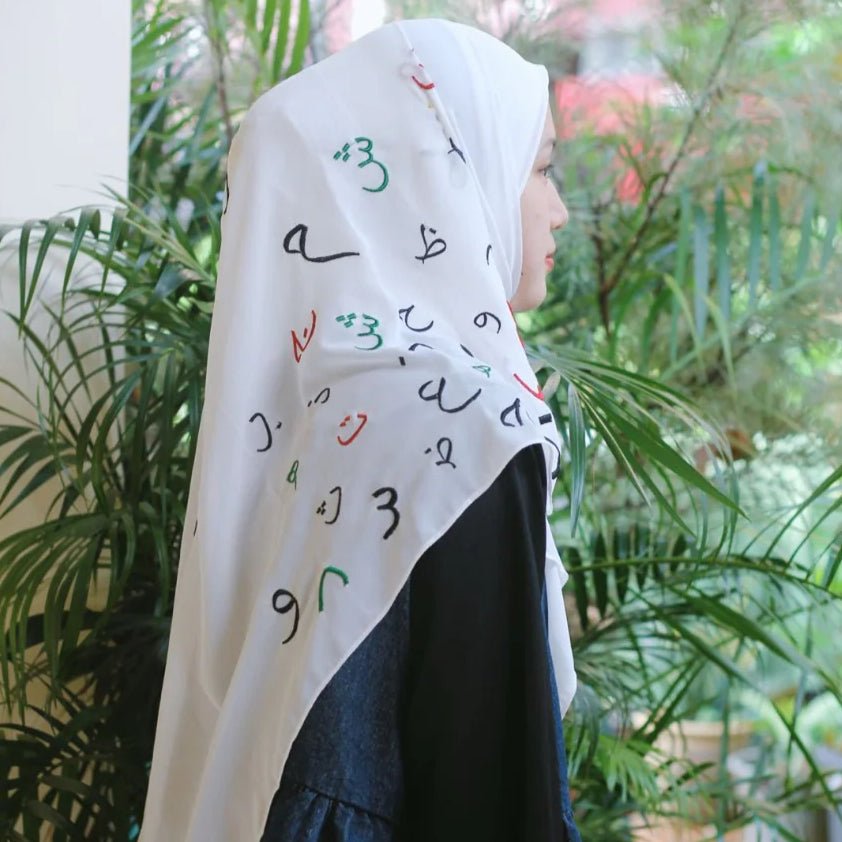 Free Palestine Chiffon Hijab – Cultural Statement Scarf with Arabic Letter Design（MH107） - Mariam's Collection