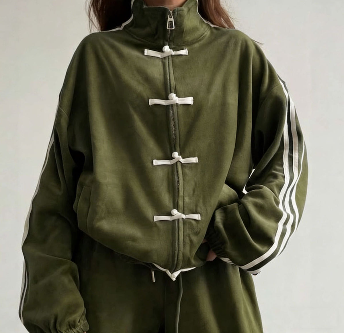 Side profile of the modest two-piece track set