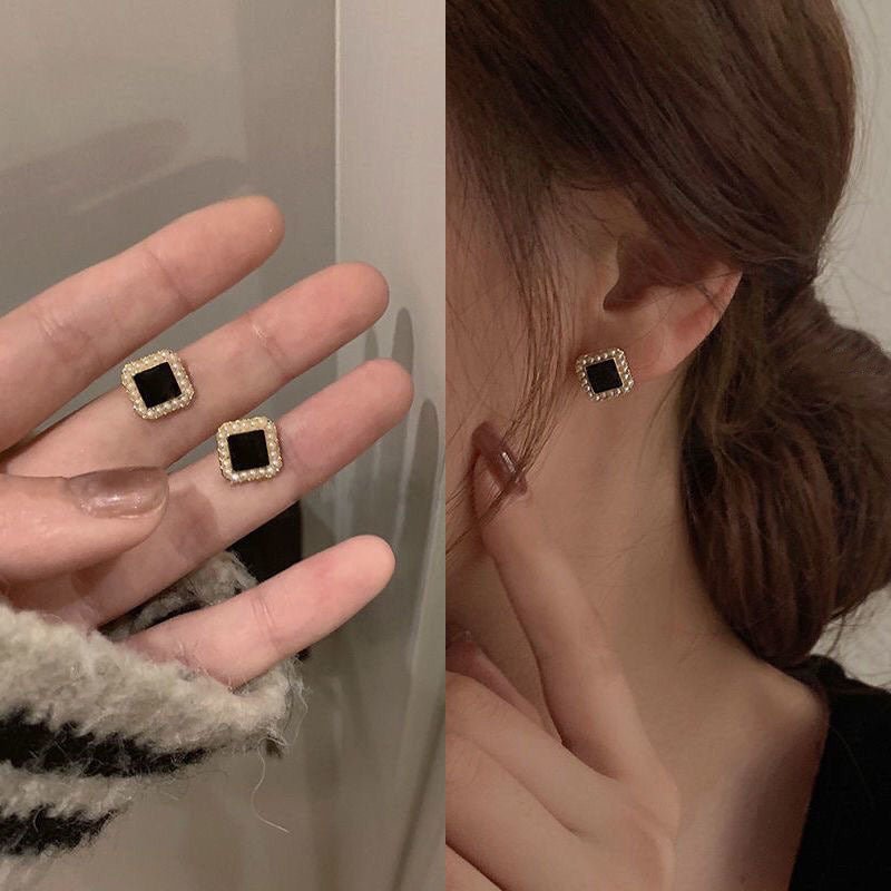 Geometric Pearl Stud Earrings – Square Frame Pearl Earrings