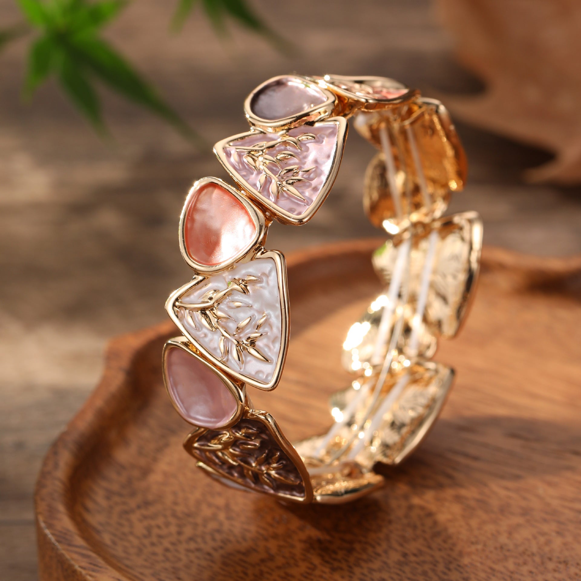 Geometric Triangle Stretch Bracelet（MAC438） - Mariam's Collection
