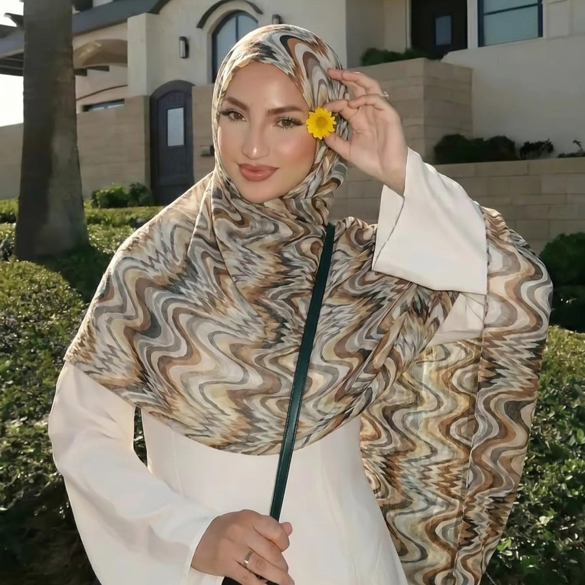 Gradient Wave Print Hijab(MH261) - Mariam's Collection
