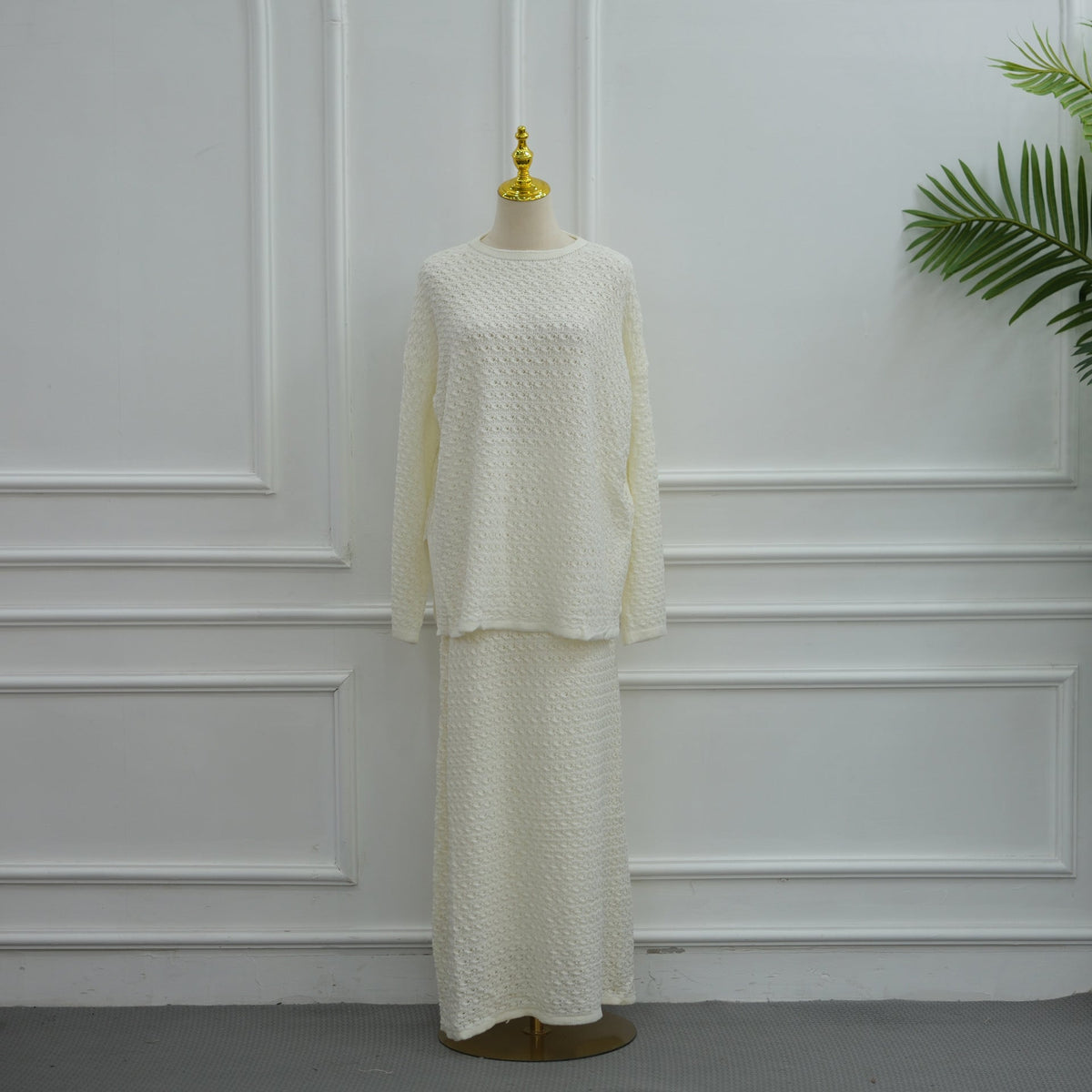 Wide elasticated ribbed waistband detail on crochet maxi skirt
