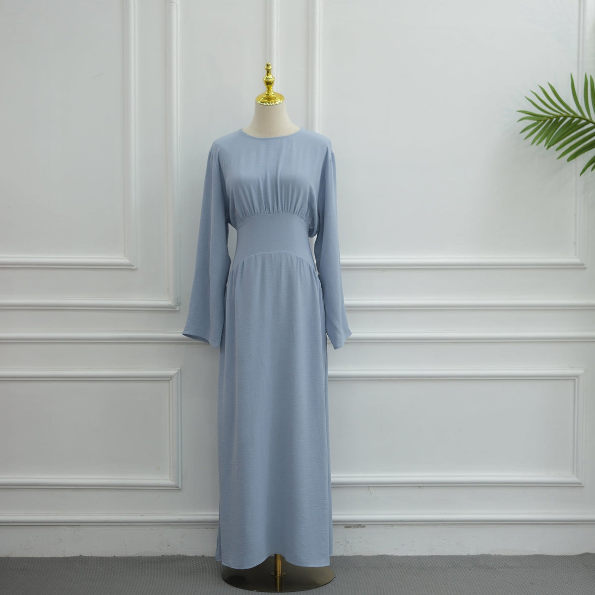Concealed back neckline zip closure detail