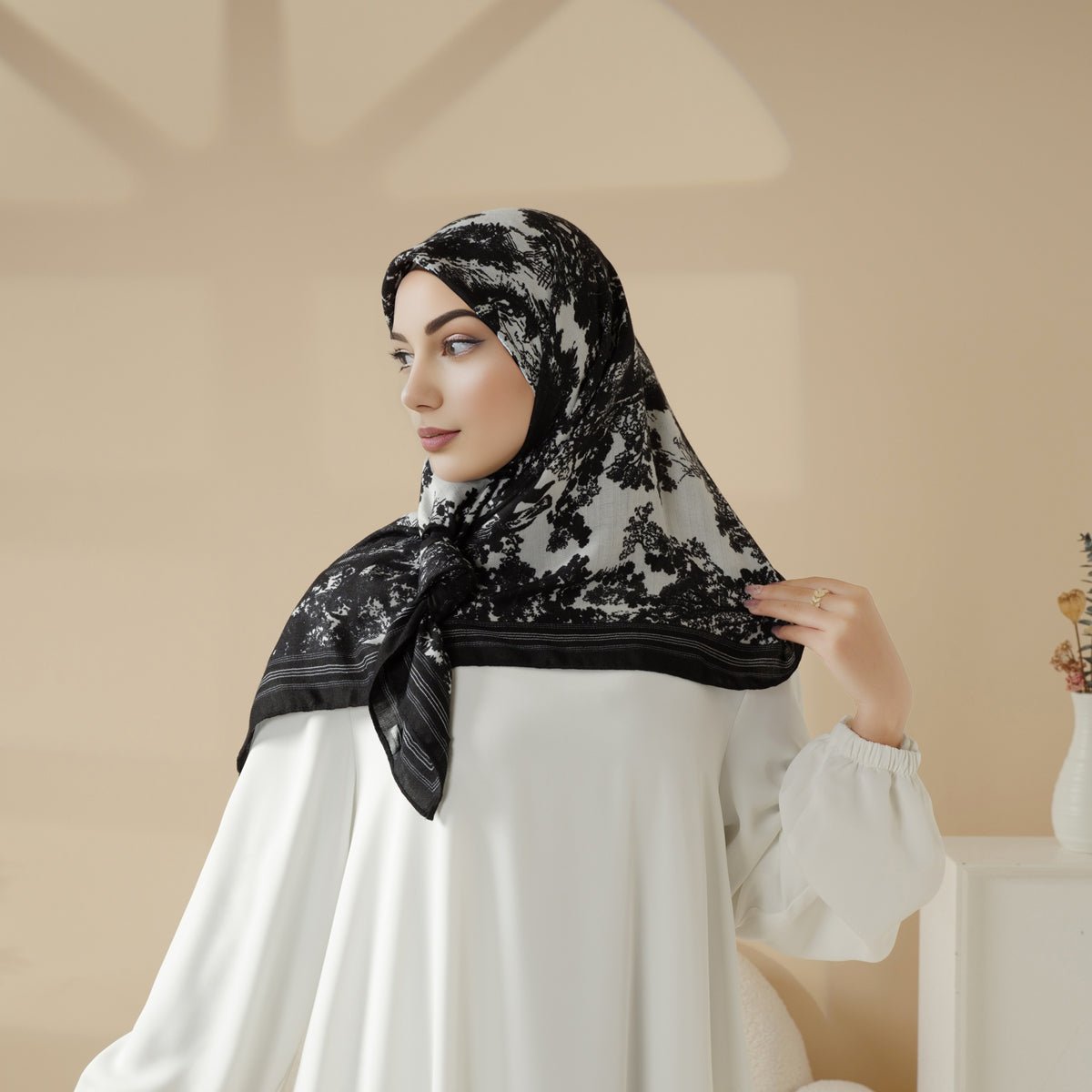 Imitation Cashmere Fashion Square Hijab (MH091) - Mariam's Collection