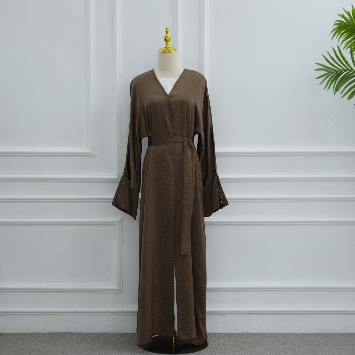 Size and fit reference for lace cuff crinkle open abaya