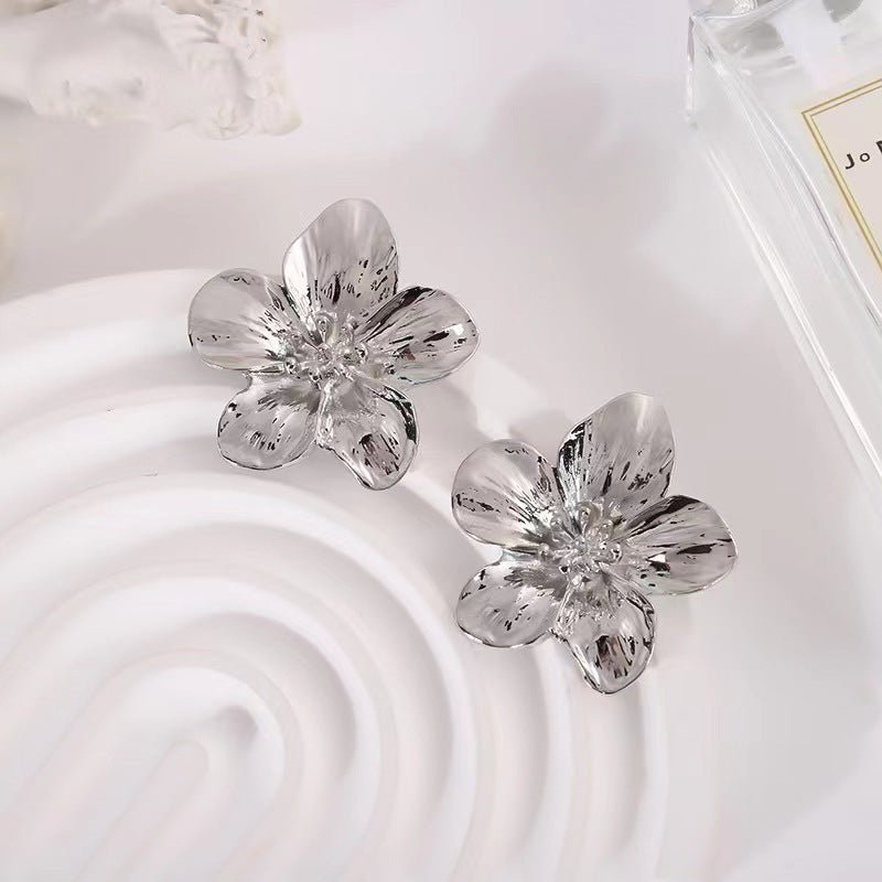 MAC170 Retro Simple Alloy Flower Stud Earrings - Mariam's Collection