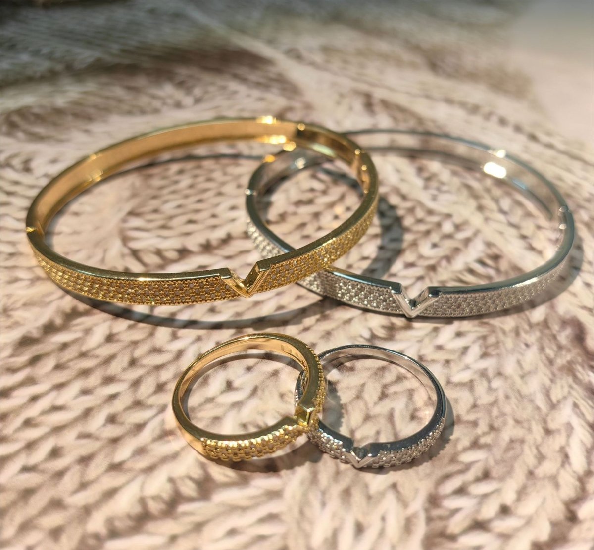 MAC212 18K Real Gold Plating: Exquisite V - shaped Bracelet Ring Set - Mariam's Collection