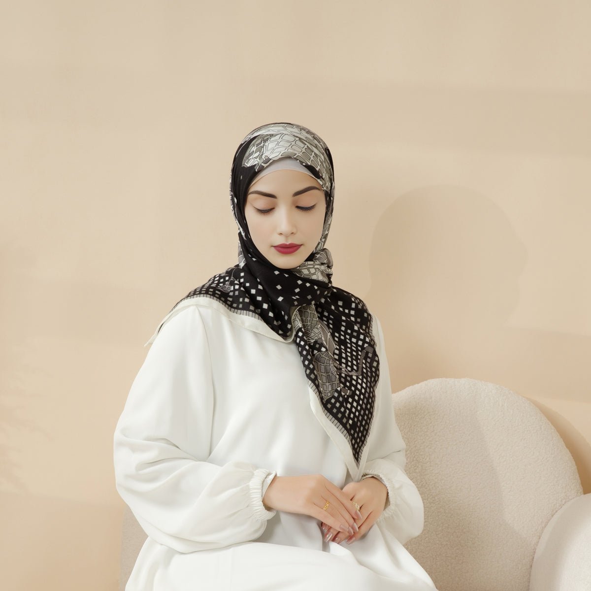 MH096 Printed Cashmere Touch Square Hijab - Mariam's Collection