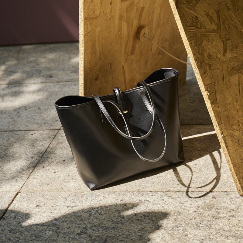 Minimalist Tote Bag with Pouch – Structured Work Tote Bag