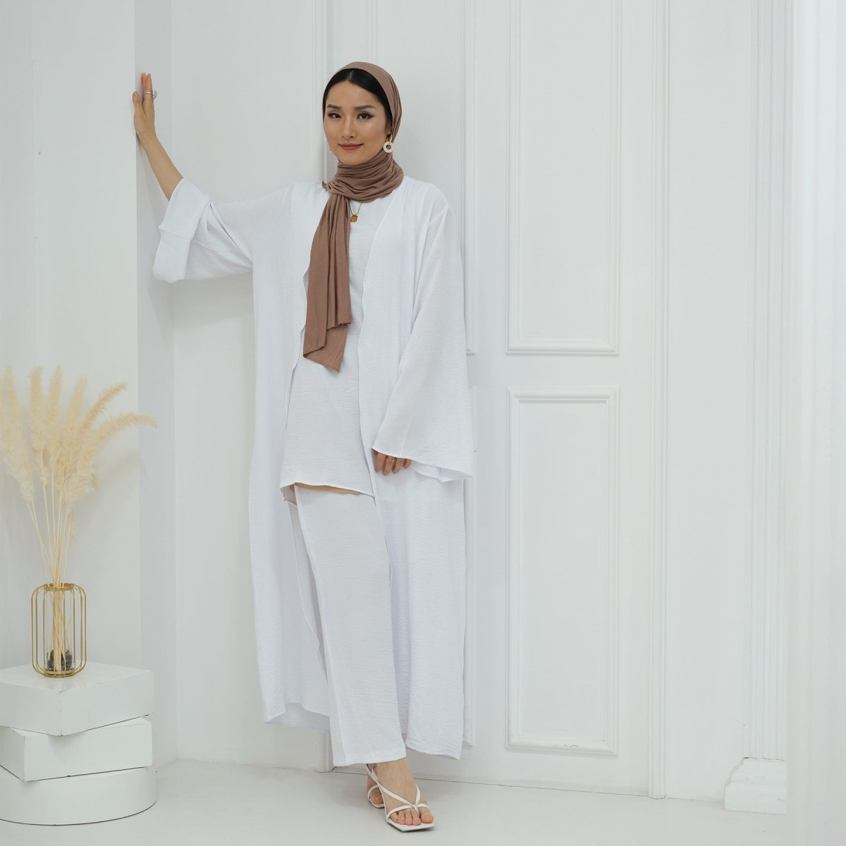 MOA076 Sleeveless Top and Pants 3 - Piece Set Abaya - Mariam's Collection