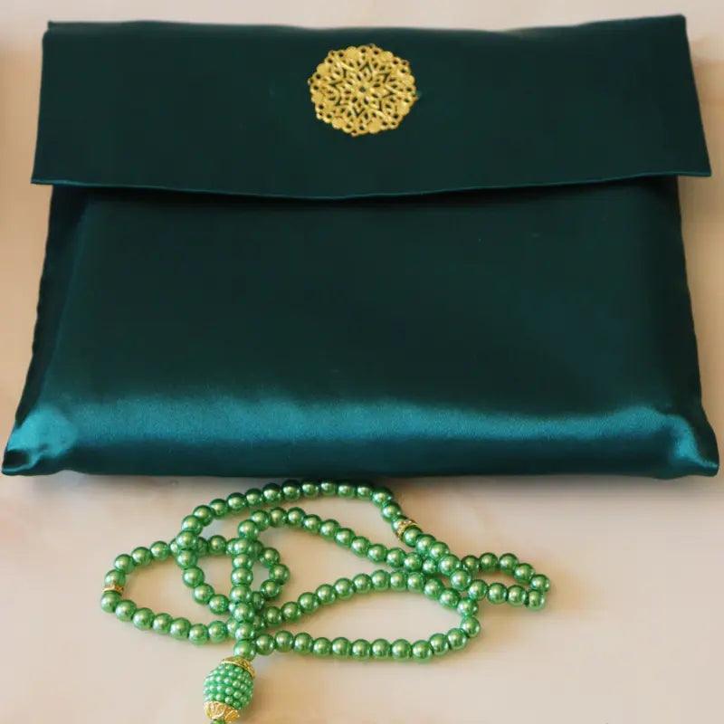 MR048 Luxury Prayer Mat and Tasbeeh Set - Mariam's Collection