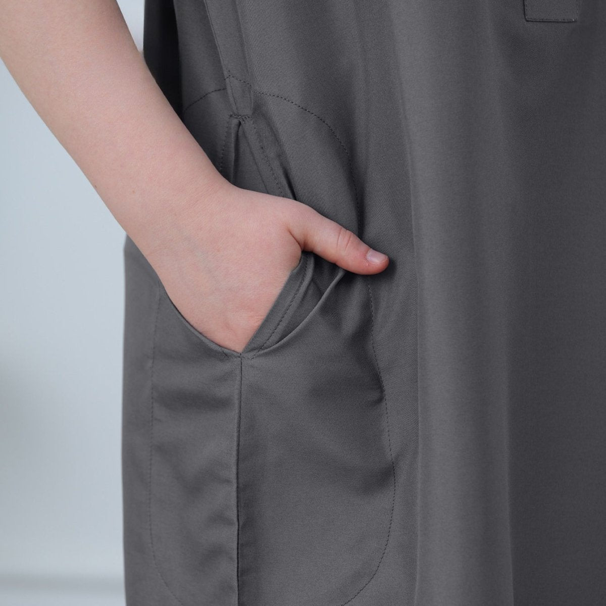 Muslim Boys Short Sleeve Embroidered Thobe with Pockets (MKB015) - Mariam's Collection