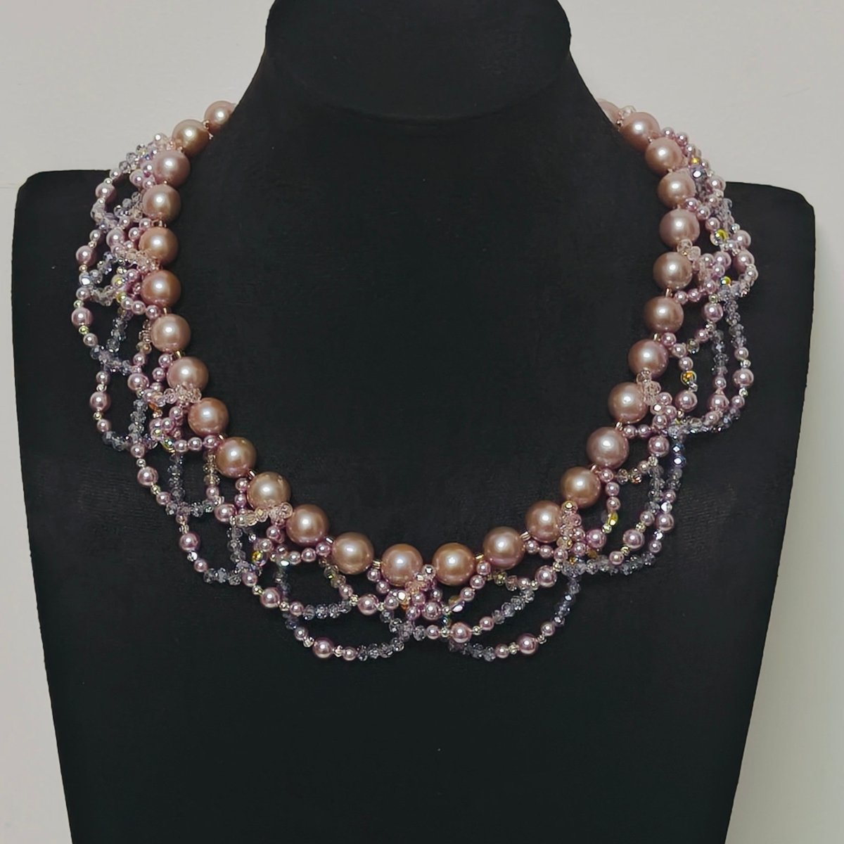 Pearlescent Artistry Handmade Pearl Beaded Necklace (MAC347) - Mariam's Collection