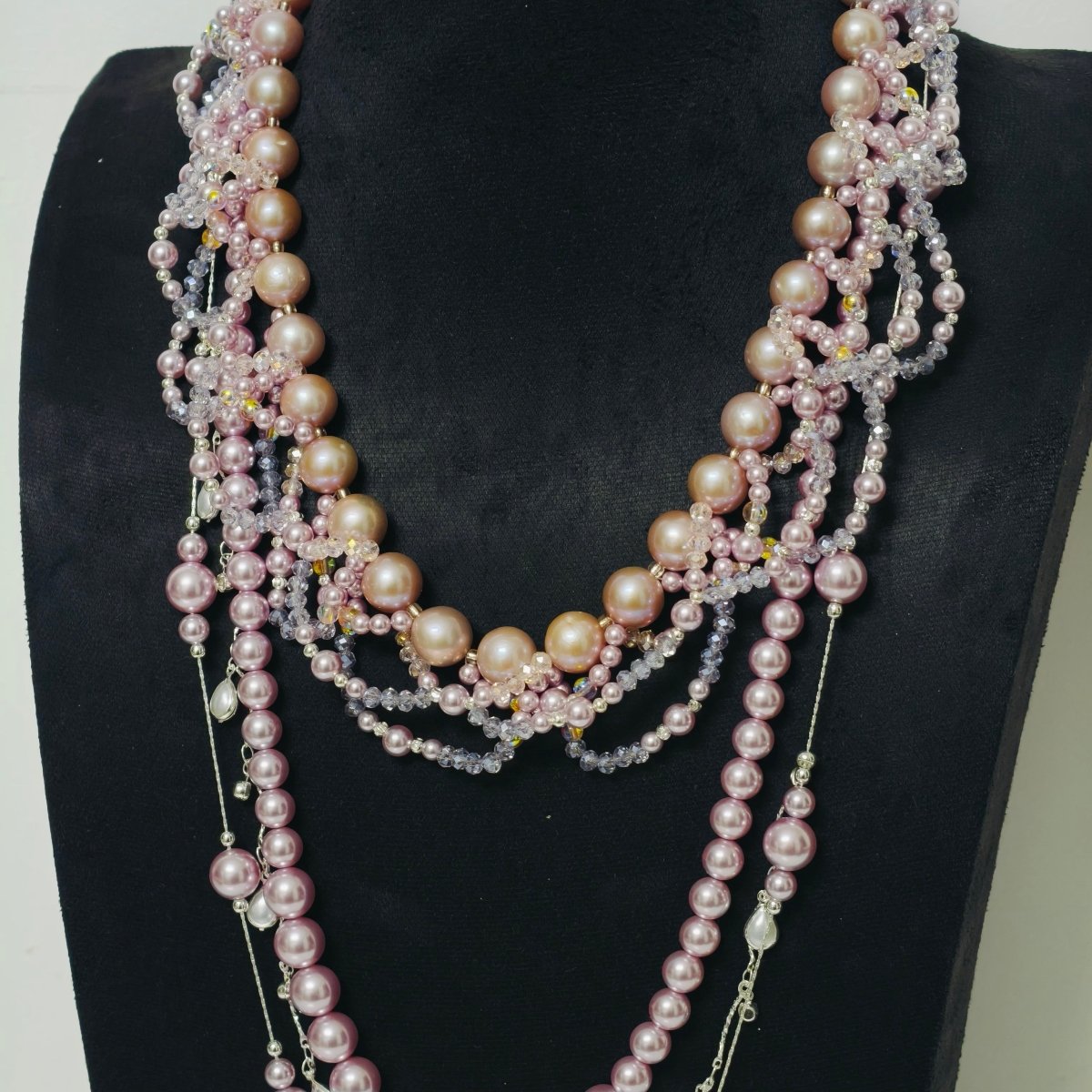 Pearlescent Artistry Handmade Pearl Beaded Necklace (MAC347) - Mariam's Collection