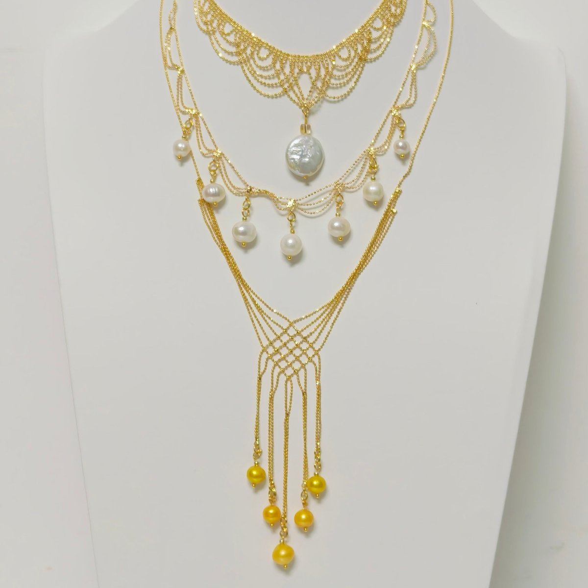 Pearlescent Artistry Handmade Pearl Beaded Necklace (MAC347) - Mariam's Collection