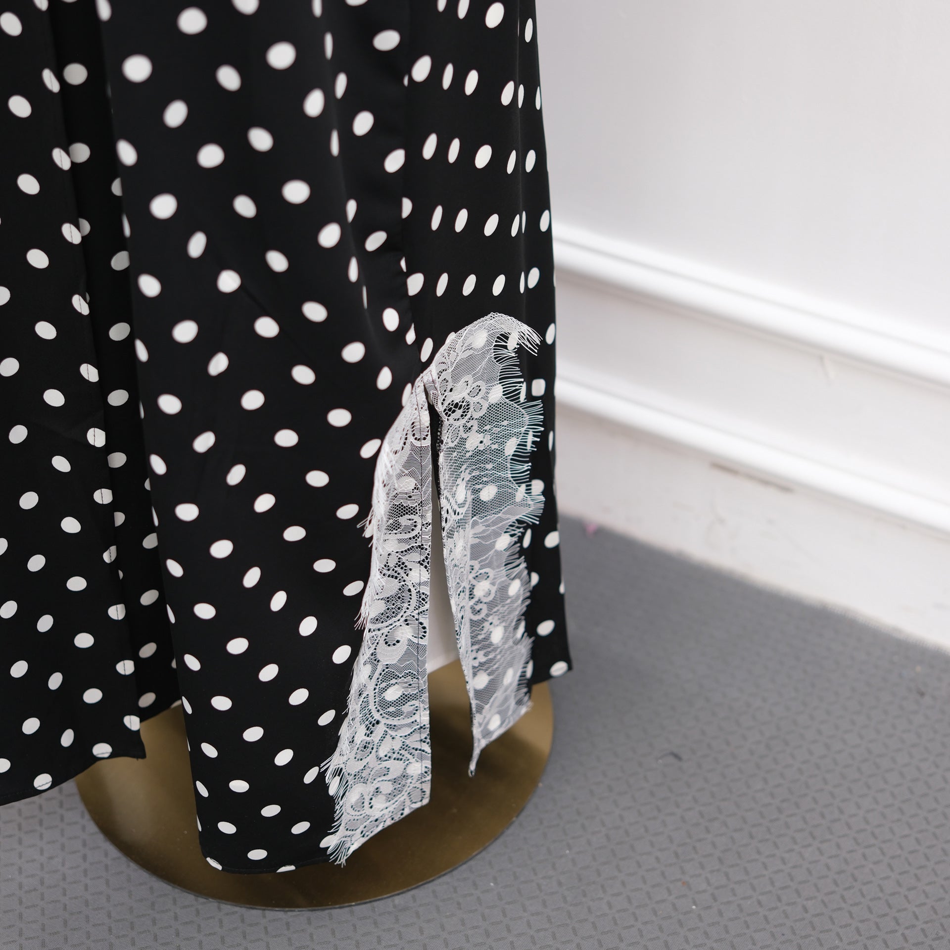 Polka Dot Lace-Trim Open Abaya & Matching Hijab Set(MOA343) - Mariam's Collection