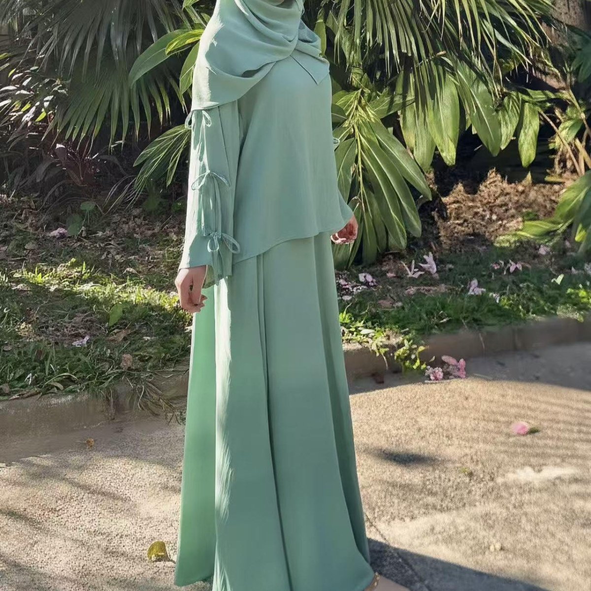 Modest two-piece set with textured fabric and functional pockets