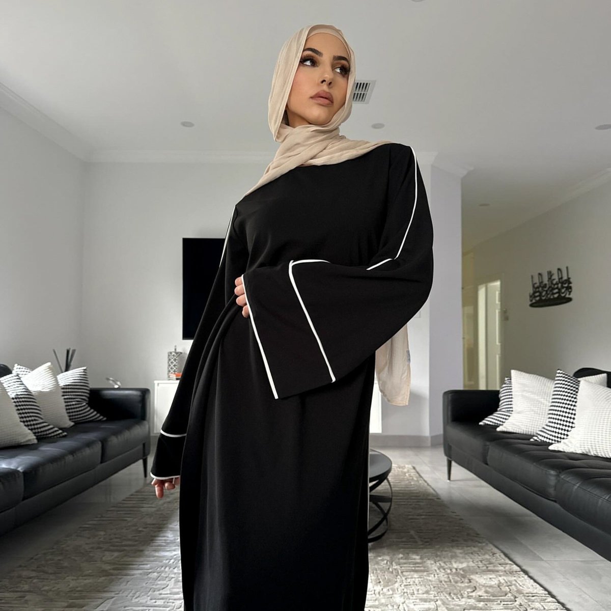 White Trimmed Velvet Abaya (MA115) - Mariam's Collection